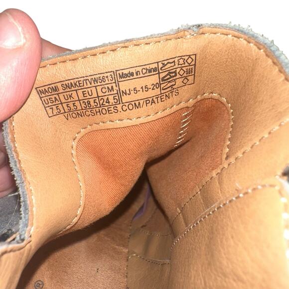 Vionic Naomi Snake Gray Suede Snakeskin Ankle Boots Size 7.5 - Picture 13 of 13